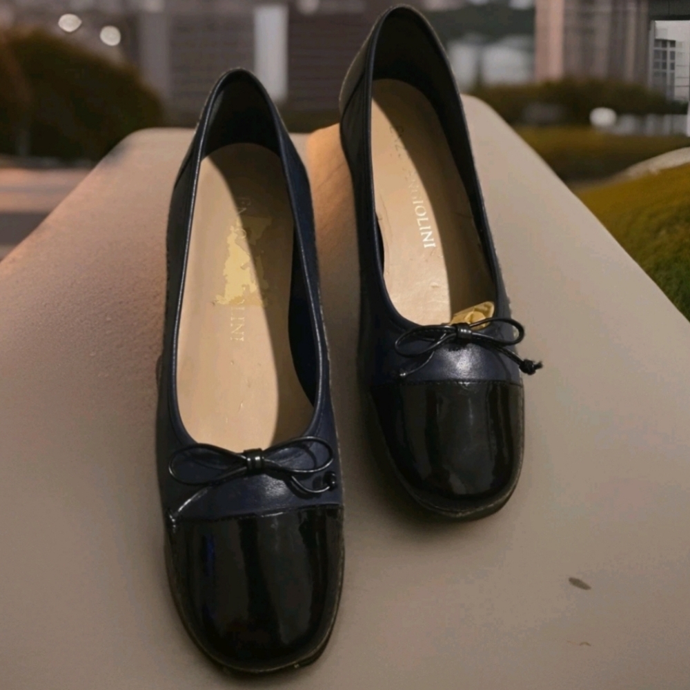 Pre-loved Enzo Angiolini Navy blue Leather With Black patent Cap Toe - Picture 2 of 5